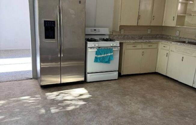 2 beds, 1 bath, $1,000