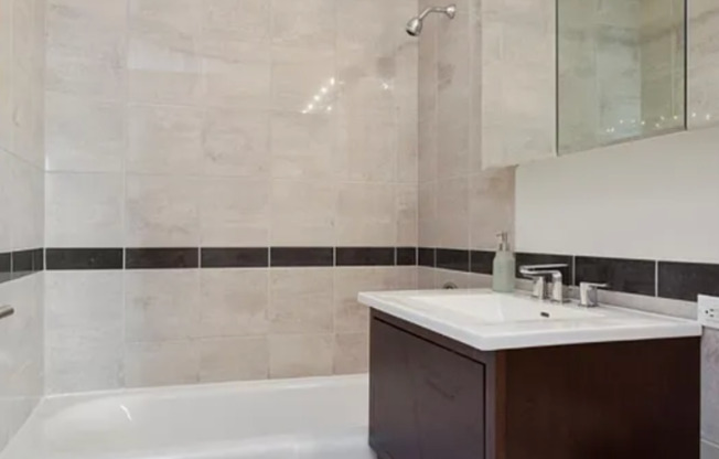 2 beds, 2 baths, $9,000, Unit 32C
