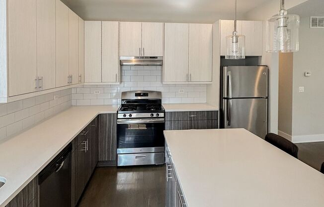 2 beds, 2 baths, 1,137 sqft, $3,100, Unit 2618-2F