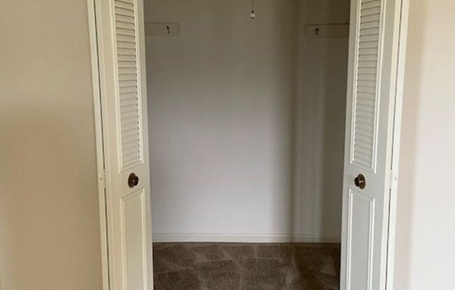 2 beds, 1 bath, 900 sqft, $1,525, Unit 128