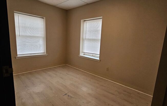 1 bed, 1 bath, 600 sqft, $700, Unit 403
