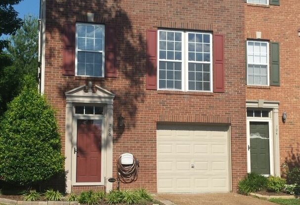 Cool Springs. 3BR Townhouse w/ 1 Car Garage. Washer&Dryer