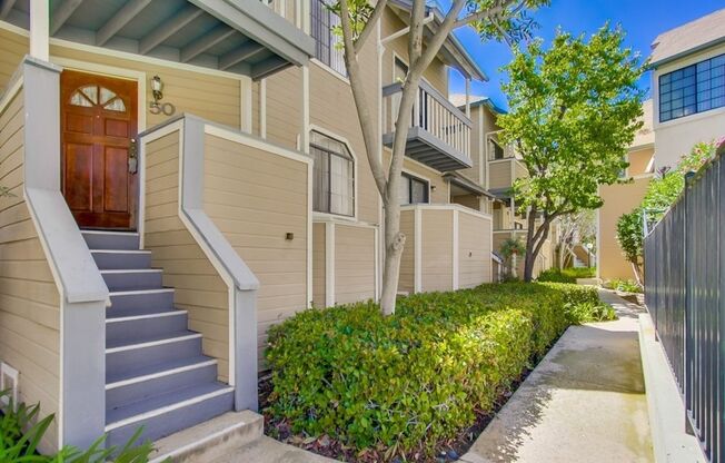 Spacious Townhome in University City for Rent!