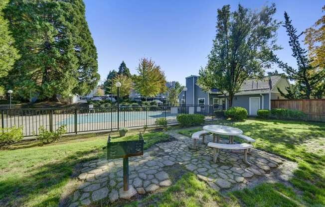 Picnic  Area at Hampton Park Apartments, Tigard, OR