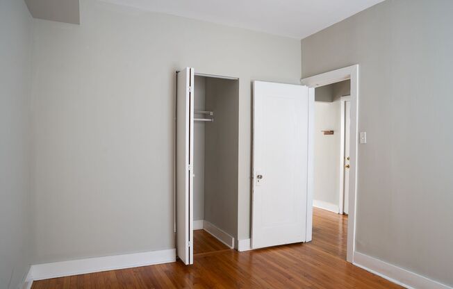 2 beds, 1 bath, 700 sqft, $1,750, Unit 3010-2N