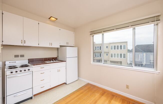 600 Laurel Street (388r)