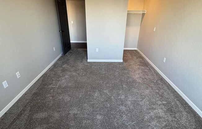 2 beds, 1 bath, 966 sqft, $1,175, Unit 3501-103