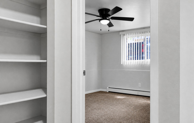 2 beds, 1 bath, 787 sqft, $1,345, Unit Unit 05