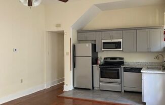 2 beds, 2 baths, $1,800, Unit 1316 1/2 Short