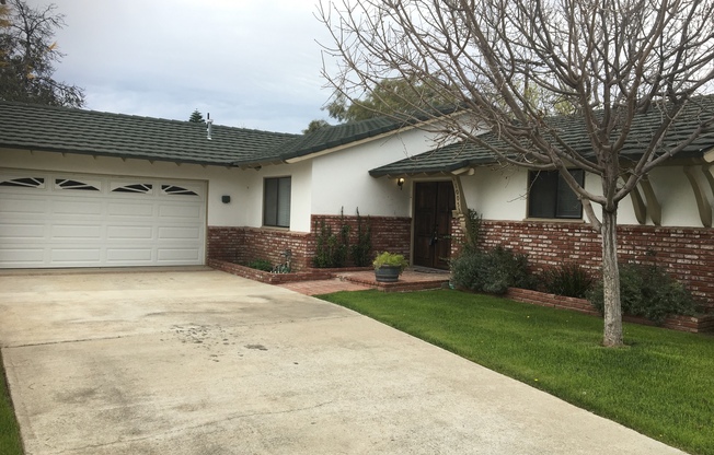 Single story 3 bed, 2 bath home with RV Access