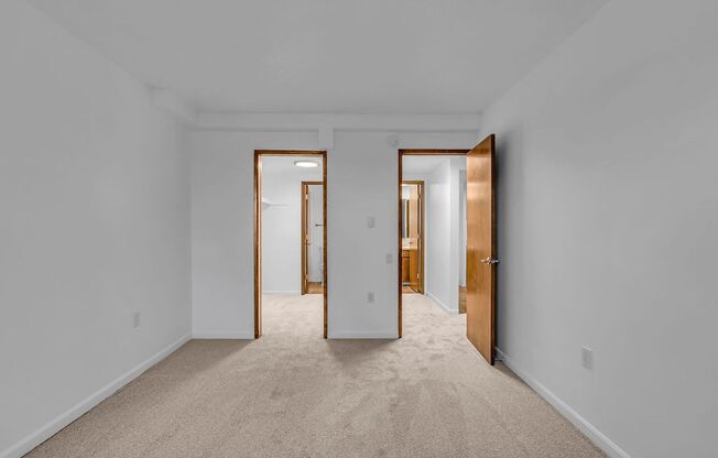 1 bed, 1 bath, 734 sqft, $1,450, Unit 821