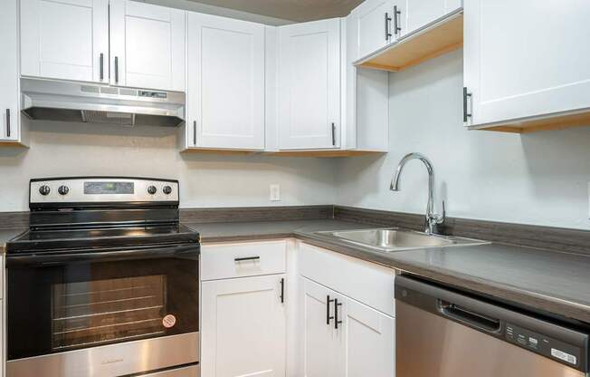 Pacific Village | Kitchen