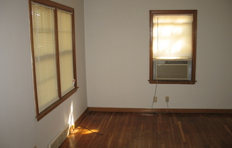 2 beds, 1 bath, $1,095