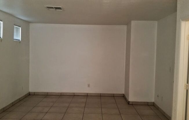 Spacious 4BD/3BA Home with Mountain Views in Las Vegas!