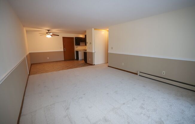 1 bed, 1 bath, 700 sqft, $1,195, Unit 235