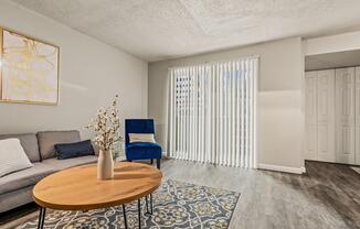 2 beds, 1 bath, 864 sqft, $1,299