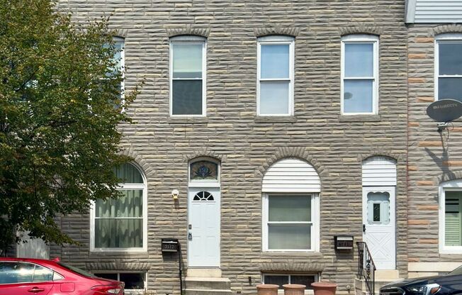 Charming 2BD/3BA Townhome with Bonus Room in Baltimore Highlands, MD!