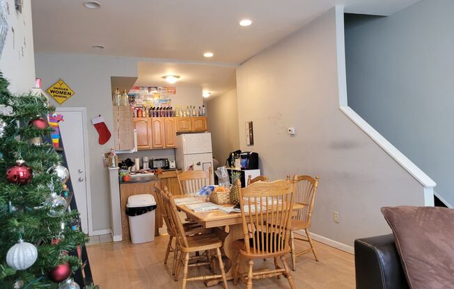 Spacious 6-Bedroom Townhouse At Temple University! Available August 2025!