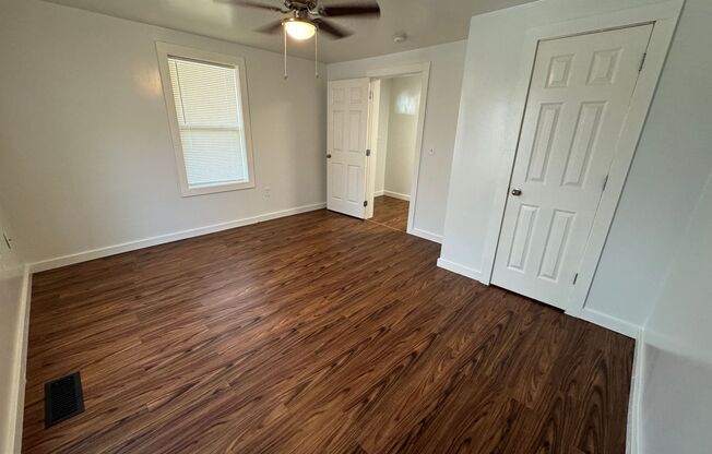 3 beds, 1 bath, $1,200, Unit Apt A