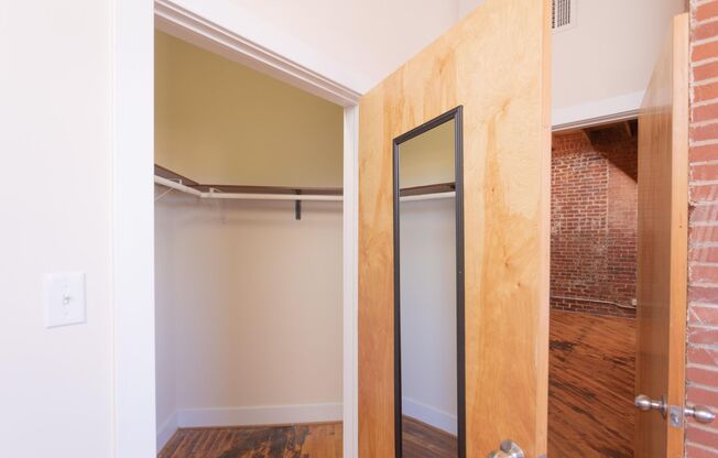1 bed, 1 bath, 700 sqft, $1,475, Unit 119