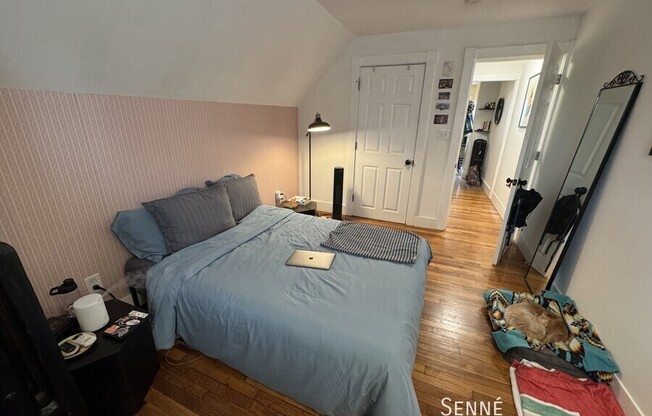 7 Blake St