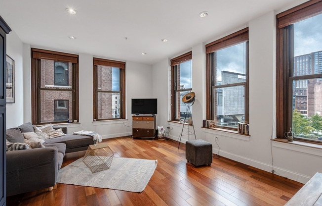 70 LINCOLN ST