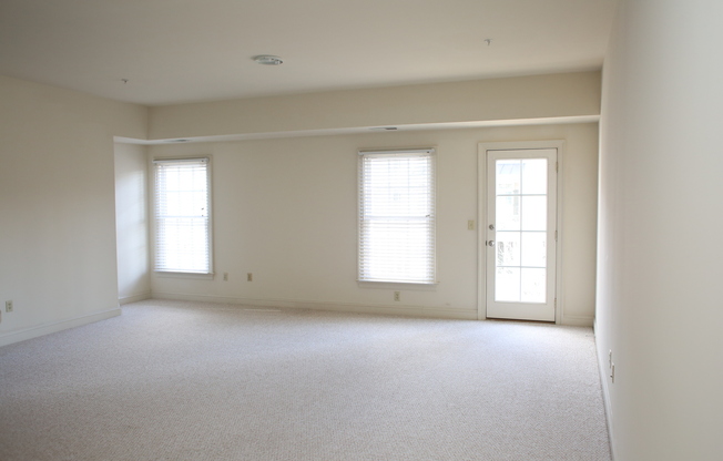 2 beds, 2 baths, 1,098 sqft, $1,695, Unit Ste #205