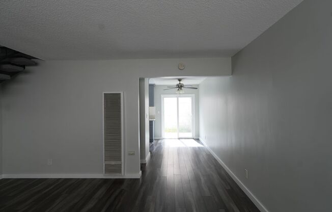 887 BOSWELL PLACE