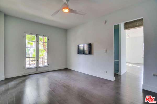 109 N SYCAMORE AVE