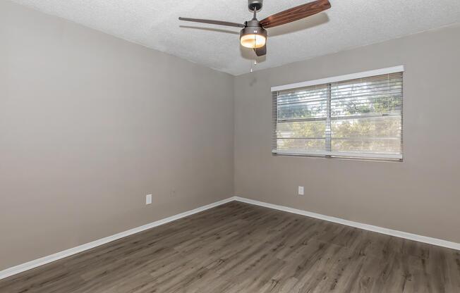2 beds, 2 baths, 905 sqft, $1,405