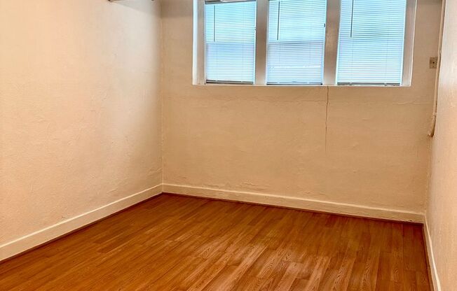 Calhoun Beach Apartments