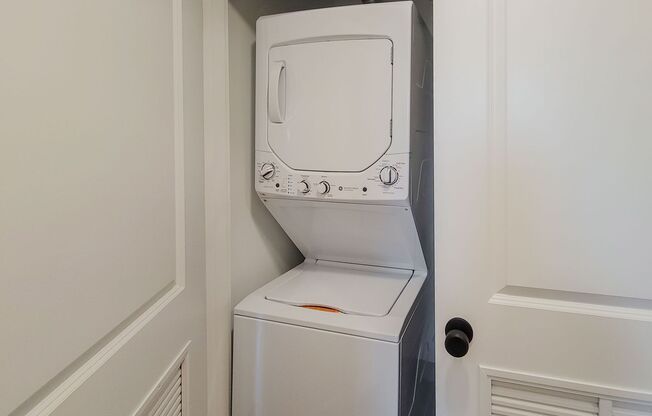 Studio, 1 bath, 330 sqft, $2,195, Unit 2237.5-1E