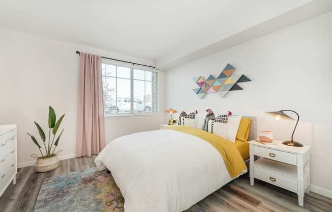 Bedroom at Sierra Gateway Apartments, Rocklin