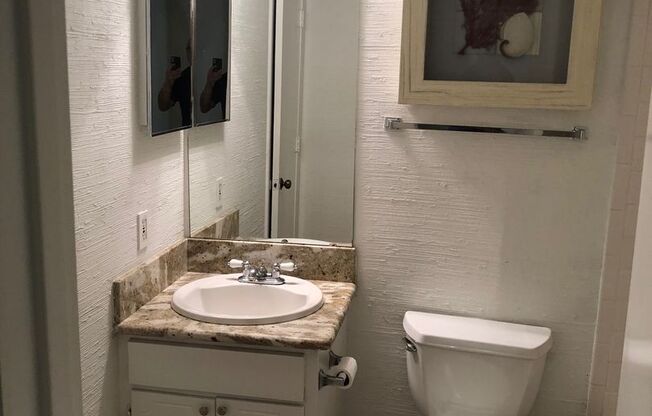 2 beds, 2 baths, $2,000, Unit # 204