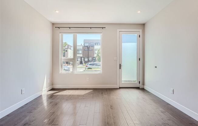 Luxurious 3br/3ba in RiNo + ROOFTOP PATIO!