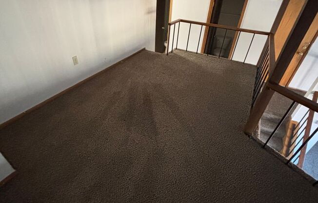 3 beds, 1.5 baths, 1,204 sqft, $1,569, Unit 5212 05