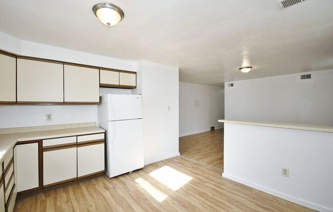 2 beds, 1 bath, $1,000, Unit Unit 1