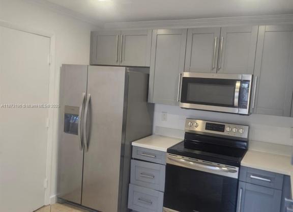 11047 LONGBOAT DR