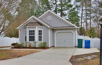 Cute 3 Bedroom house with fenced yard in SW Durham!