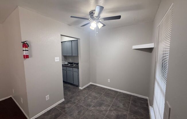 2 beds, 1 bath, $899, Unit 11
