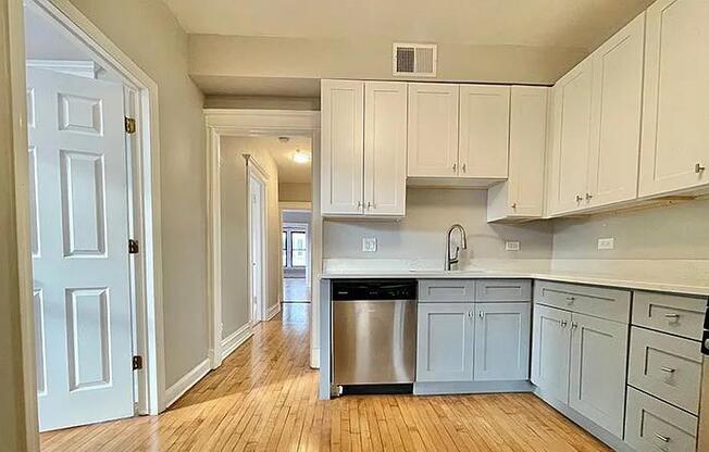 5143 N Clark St 2