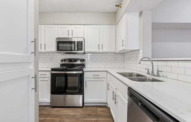B1 kitchen at Jefferson Place in Irving, Tx