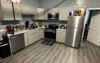 2 beds, 1 bath, $1,300, Unit Unit 2B