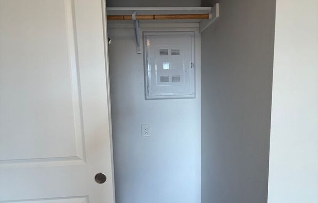 Studio, 1 bath, 501 sqft, $1,600, Unit Market Unit - Studio Apartment