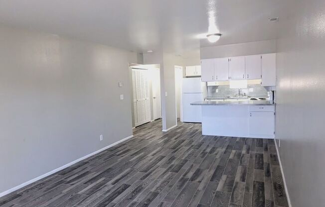 2 beds, 1 bath, 864 sqft, $1,195, Unit Unit 19