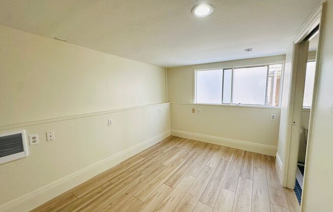 1 bed, 1 bath, 326 sqft, $1,700, Unit F