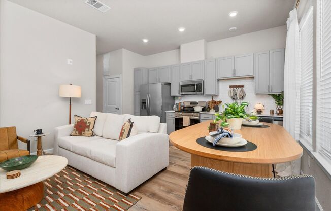 1 bed, 1 bath, 650 sqft, $1,300, Unit 402