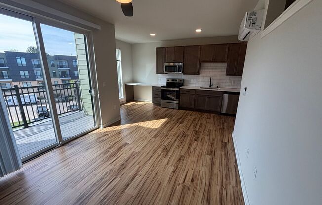 Studio, 1 bath, 585 sqft, $1,515, Unit 10009-109