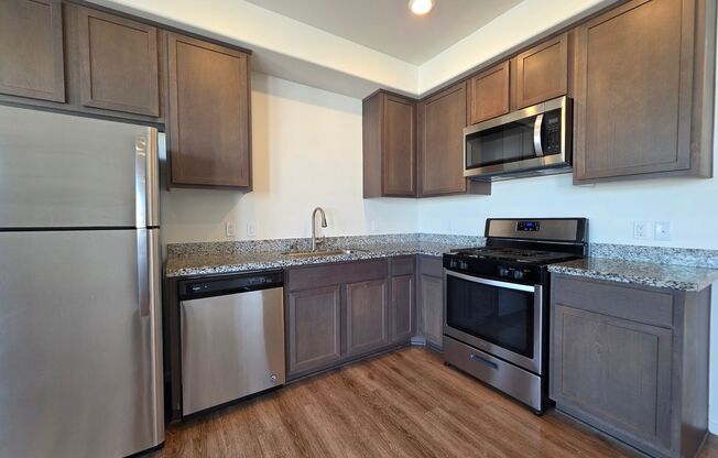 2 beds, 2 baths, 900 sqft, $2,795, Unit 148-204