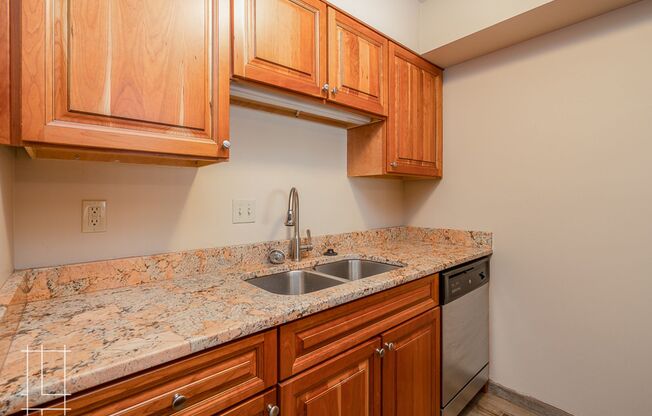 2 beds, 1.5 baths, $1,425, Unit 411 E Buttles Ave Apt. I